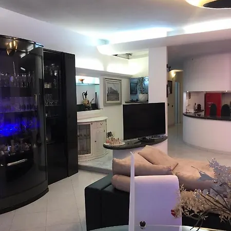 Pina Apartment *