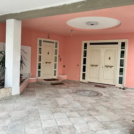 Pina Apartment