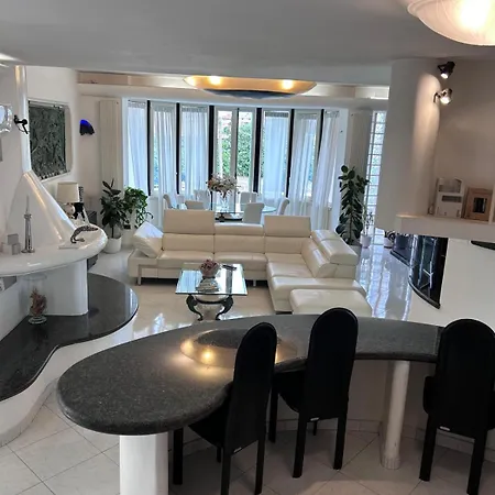 Pina Apartment